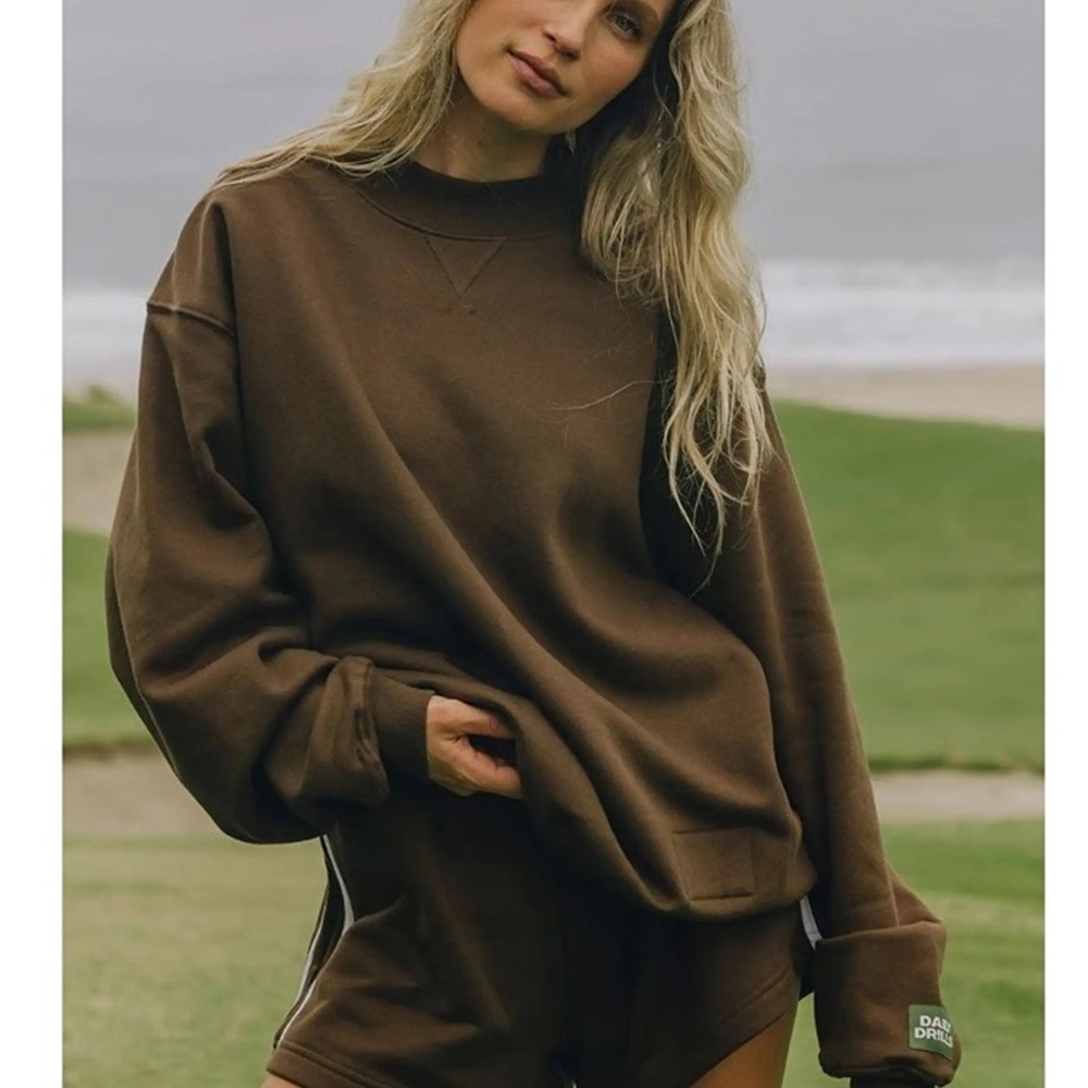 Daily Drills Fleece Vintage Crew in Coco